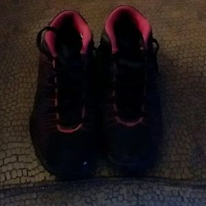 Boys nikes size 5y
